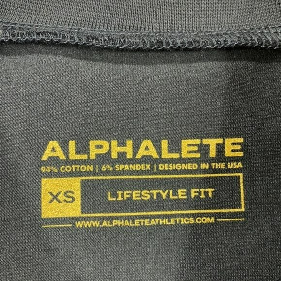 RELISTED Alphalete Logo Crop Top Tee Shirt - Picture 3 of 5